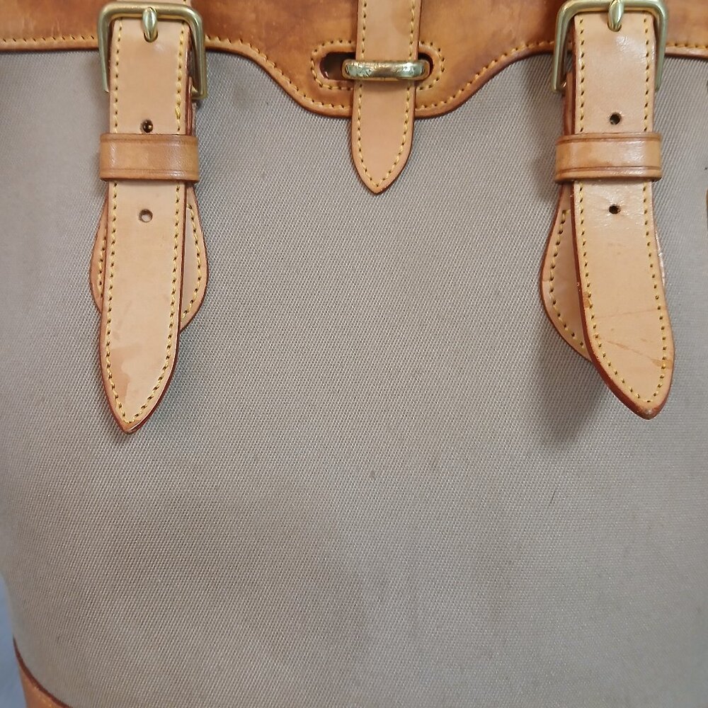 Dooney&Bourke Classic Tote - Picture 9 of 11